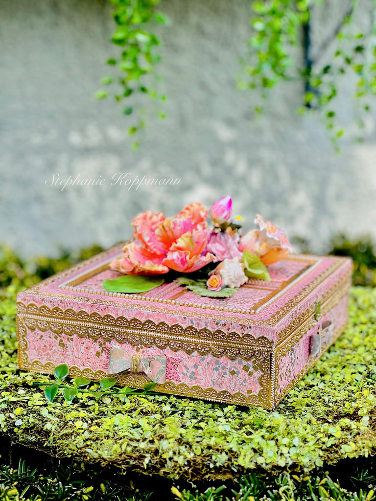 Mothers Day Garden box with Tragant/Sugar Floral